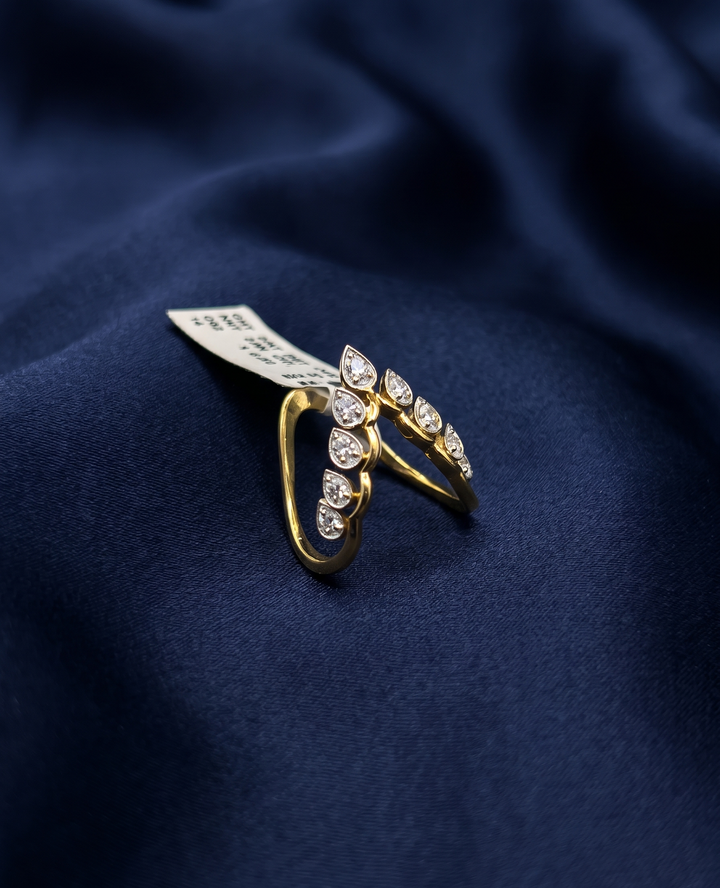 Laurel Crown V-Contour Diamond Ring